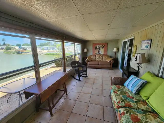 Listing Photo 11