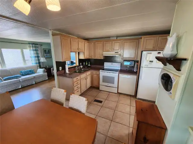 Listing Photo 15