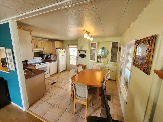 Listing Photo 16