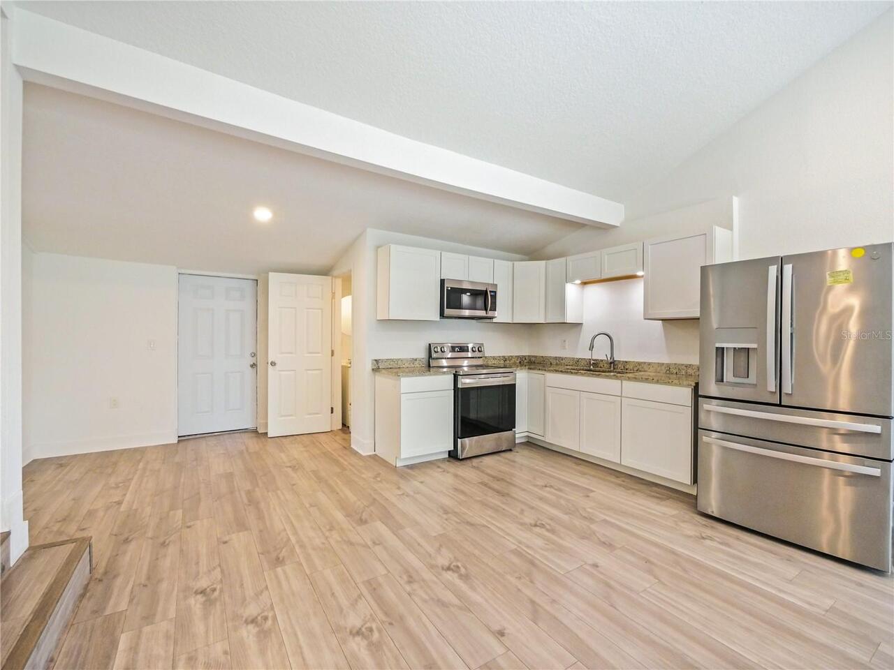 Listing Photo 9