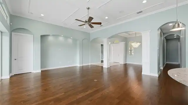 Listing Photo 10