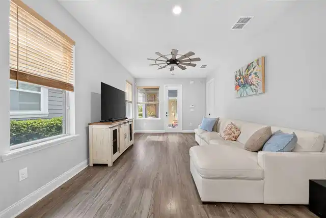 Listing Photo 15