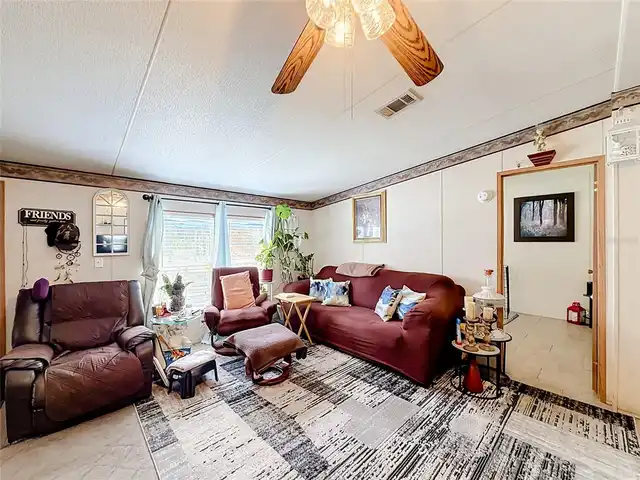 Listing Photo 14