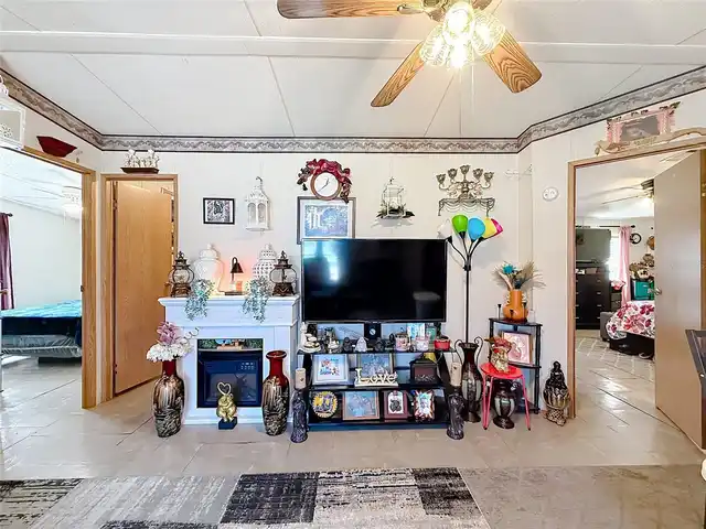 Listing Photo 16