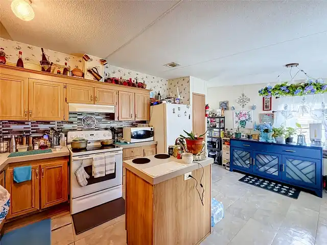 Listing Photo 18