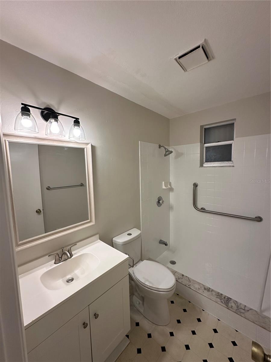 Listing Photo 9