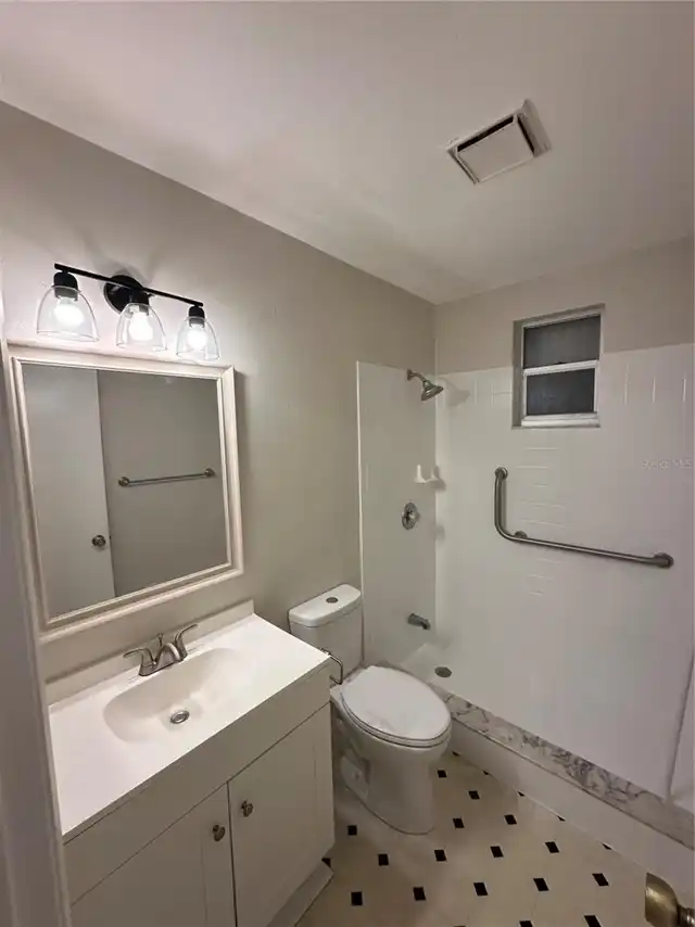 Listing Photo 9