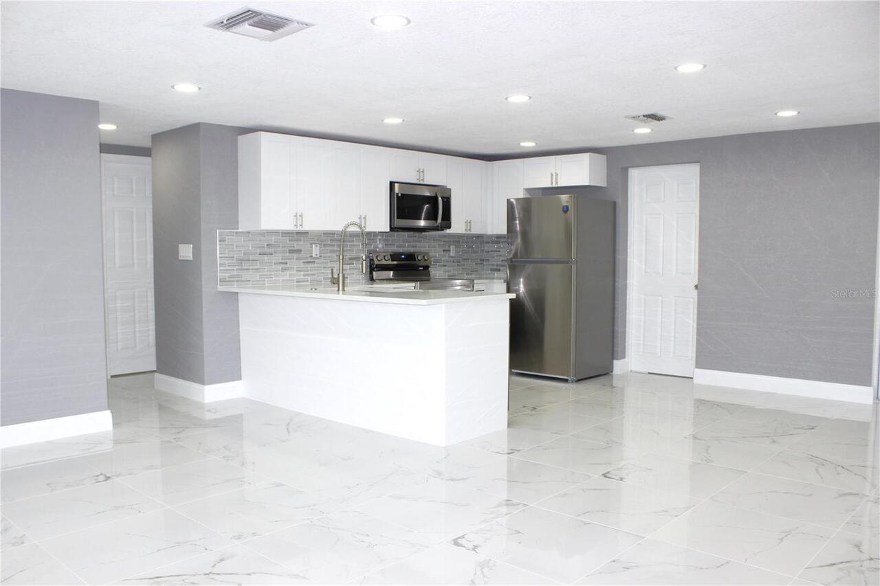 Listing Photo 14