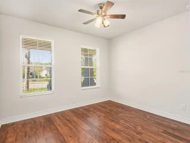 Listing Photo 12