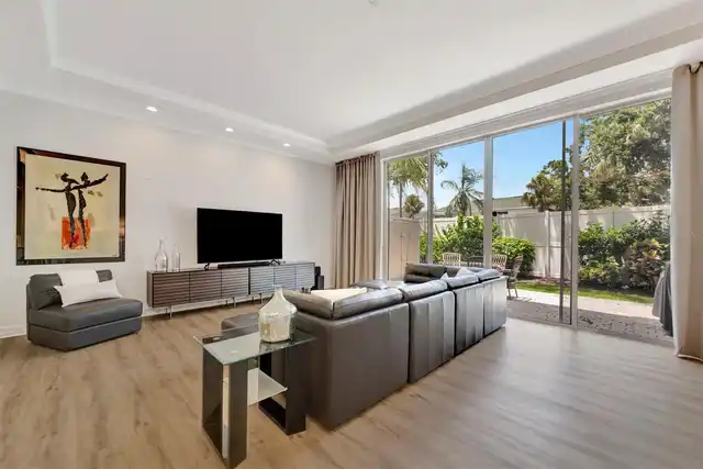 Listing Photo 18