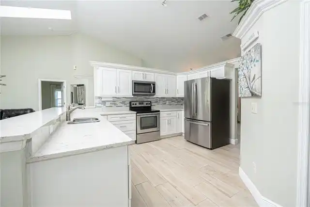 Listing Photo 16
