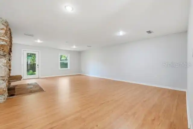 Listing Photo 9