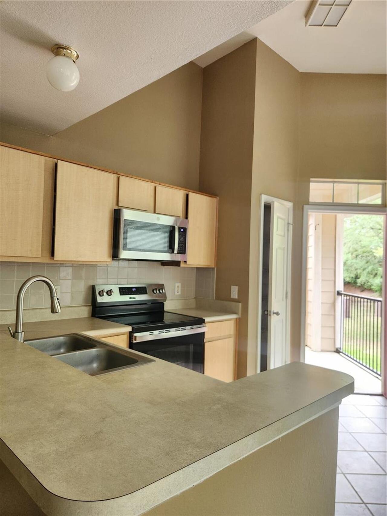 Listing Photo 10