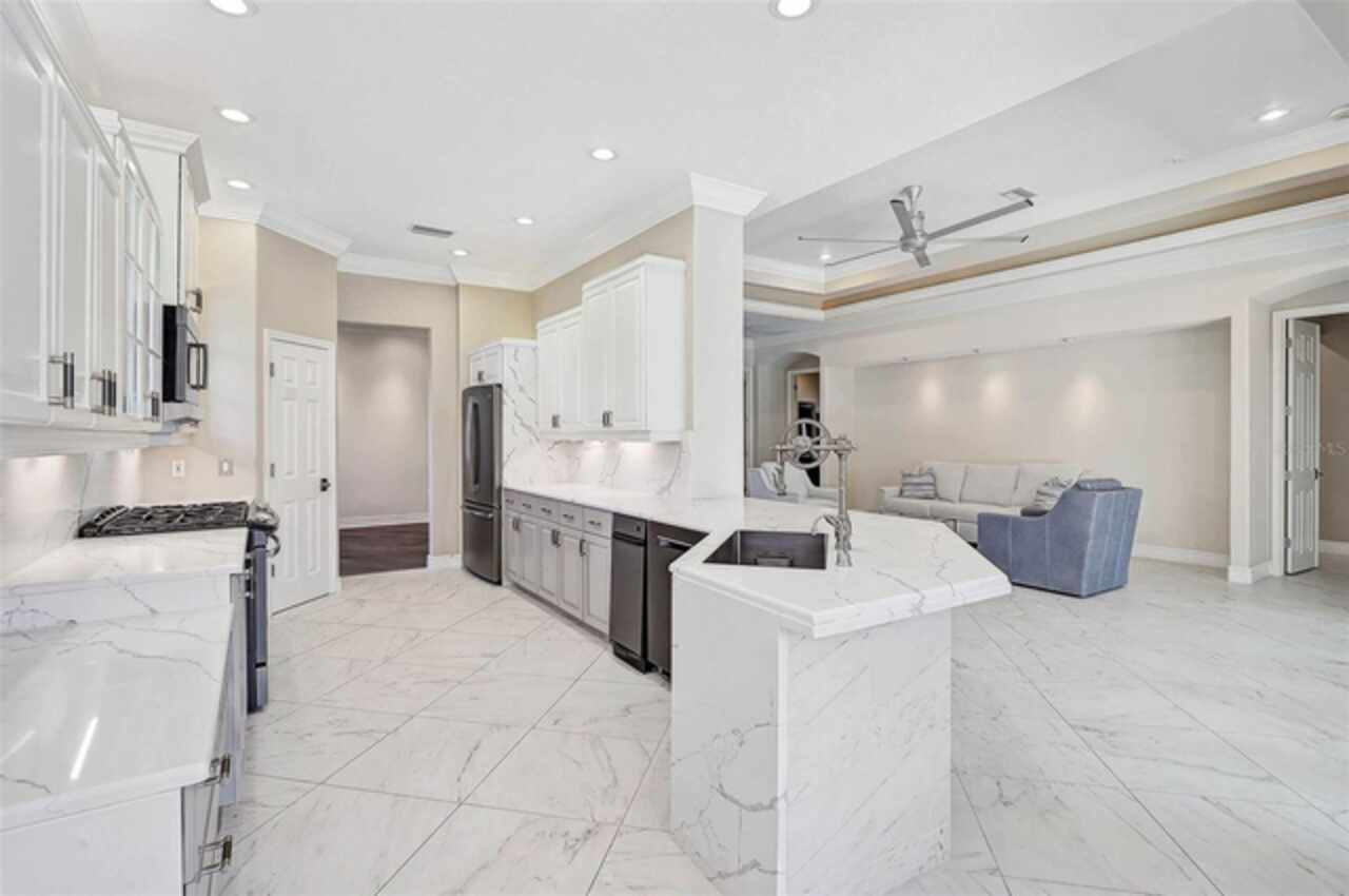 Listing Photo 10