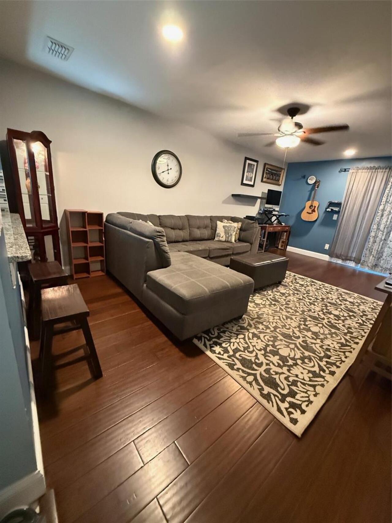 Listing Photo 10