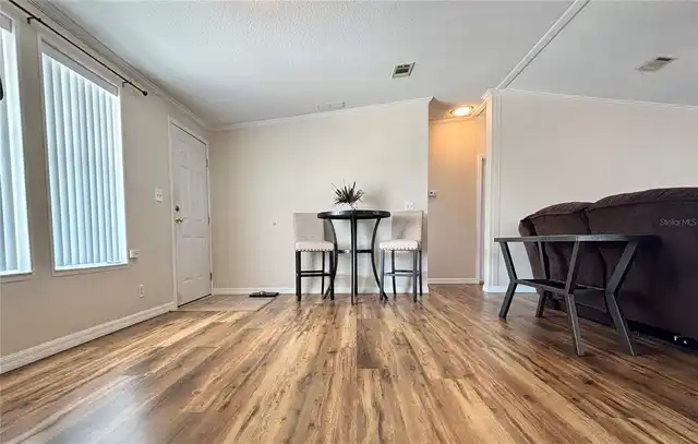 Listing Photo 14