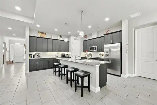 Listing Photo 12