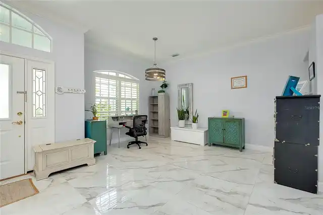 Listing Photo 10