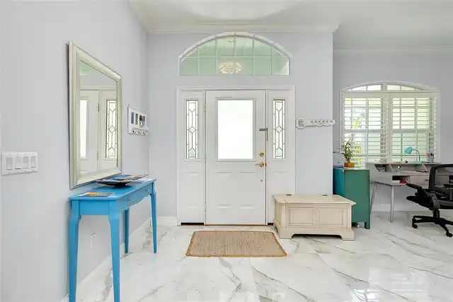 Listing Photo 11