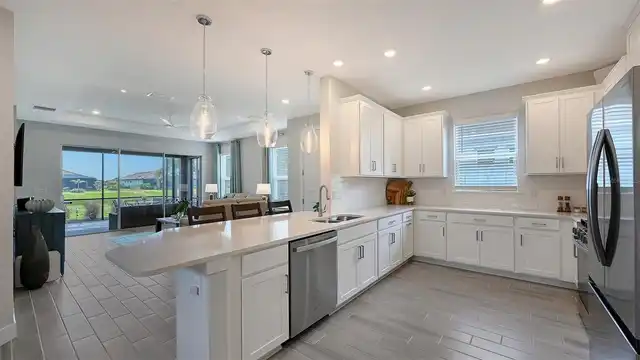 Listing Photo 11
