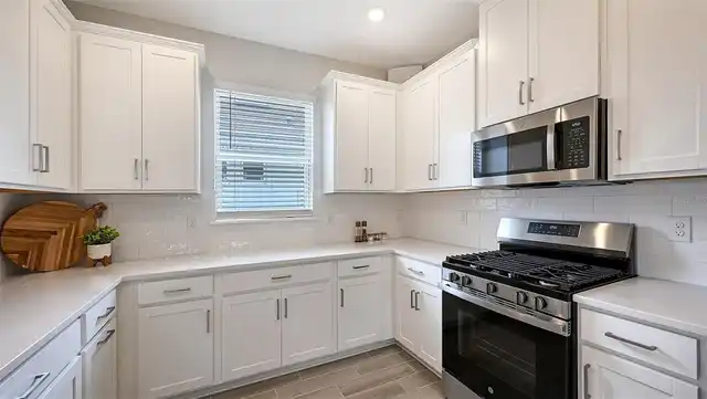 Listing Photo 12