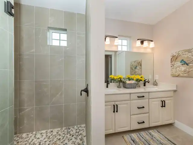 Listing Photo 7