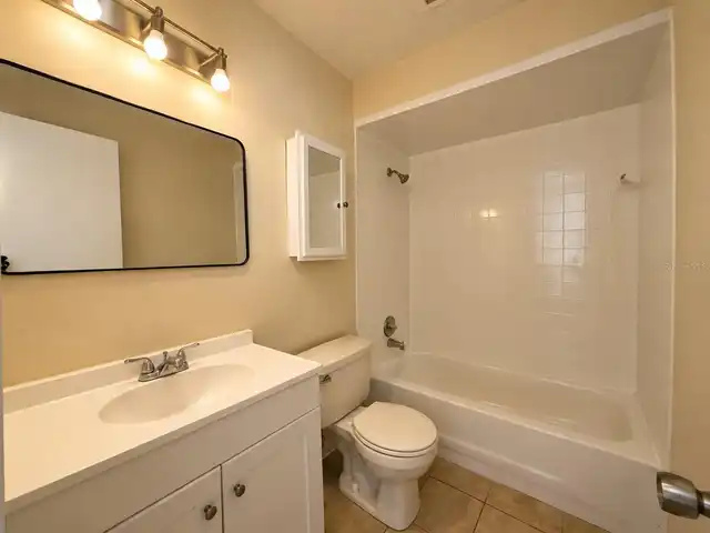 Listing Photo 10