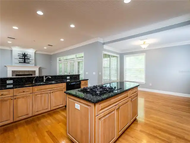 Listing Photo 8