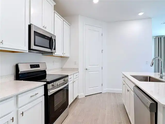 Listing Photo 15