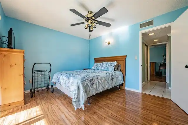 Listing Photo 22