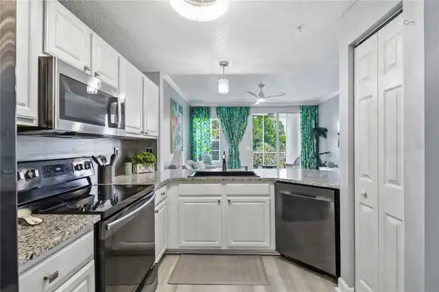 Listing Photo 8