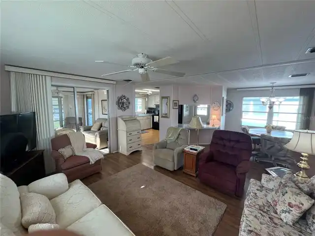 Listing Photo 8