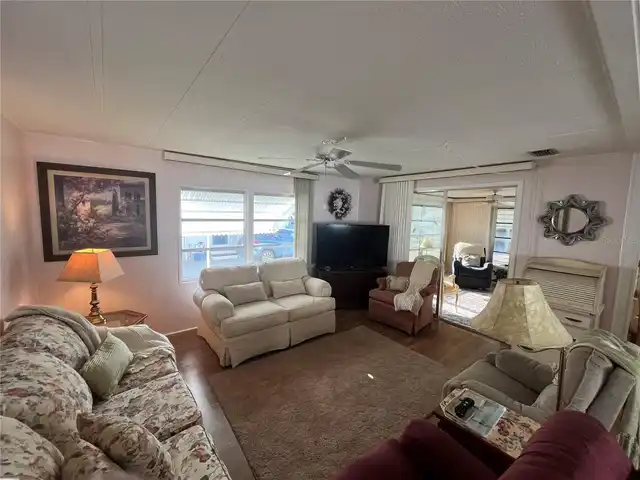 Listing Photo 10