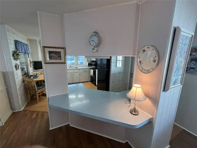 Listing Photo 14