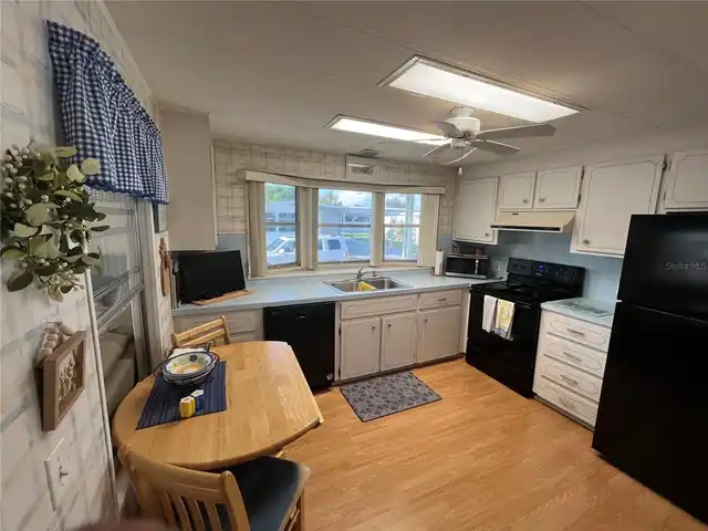 Listing Photo 15