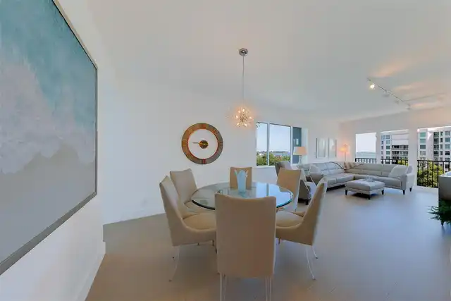 Listing Photo 11