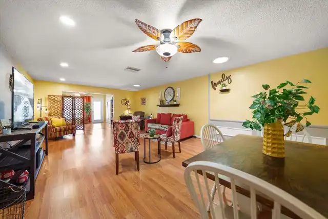 Listing Photo 8
