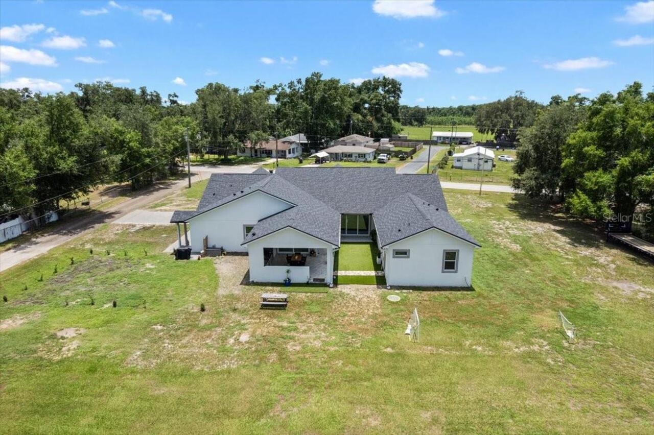 Listing Photo 10
