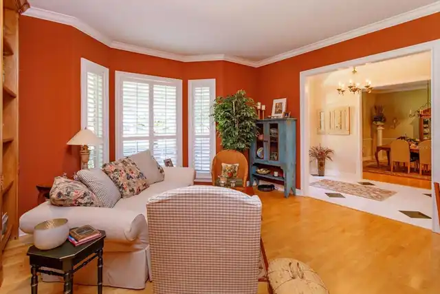 Listing Photo 11