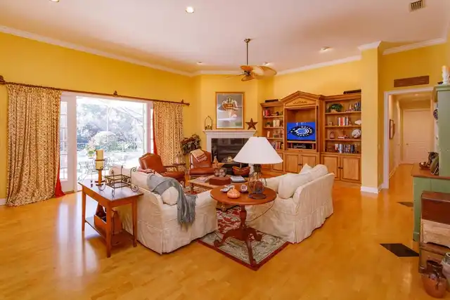 Listing Photo 14