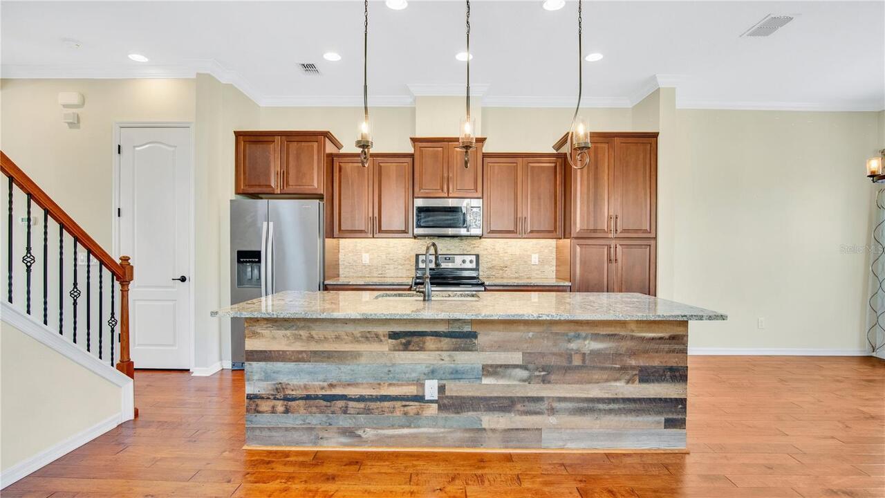 Listing Photo 7