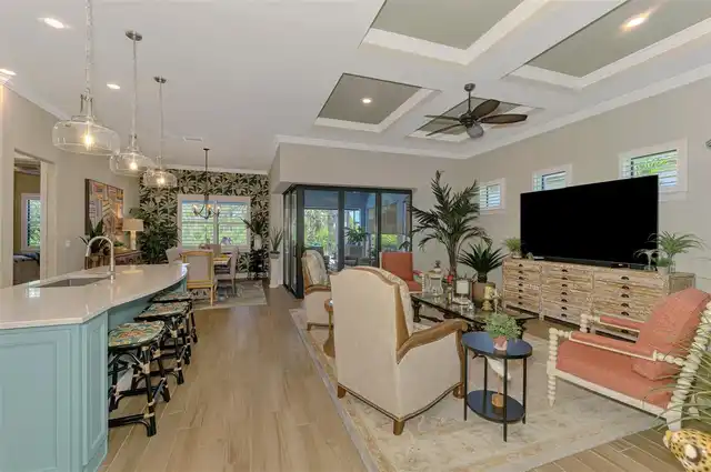 Listing Photo 14