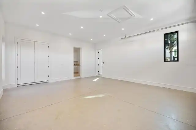 Listing Photo 43