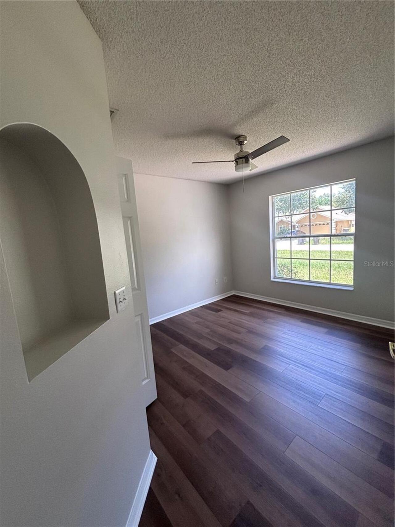 Listing Photo 14