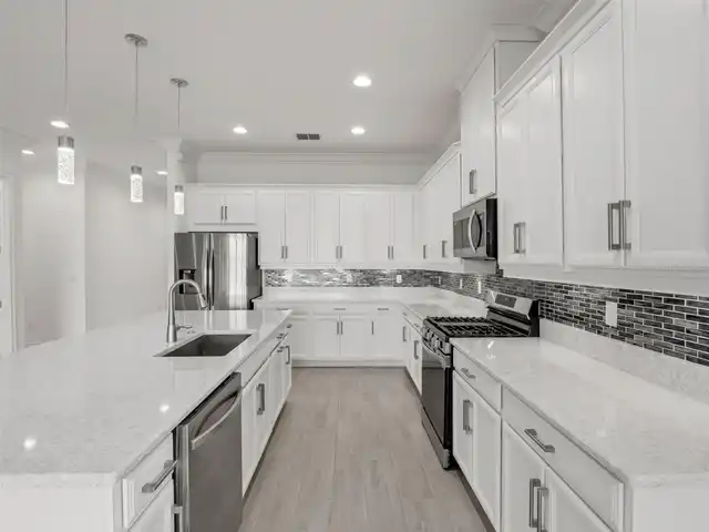 Listing Photo 14