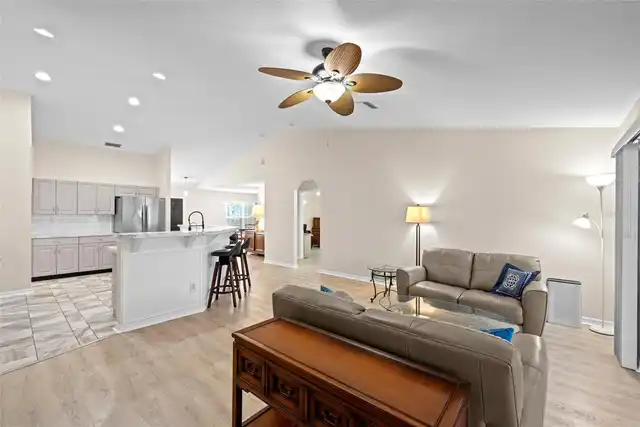 Listing Photo 18