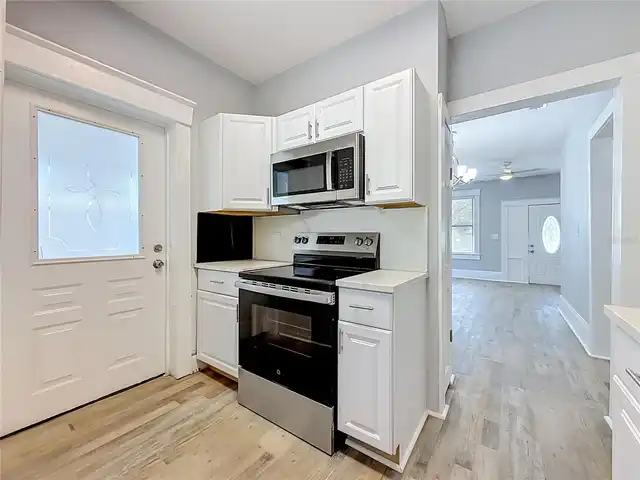 Listing Photo 8