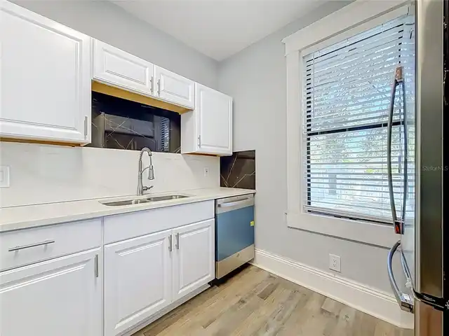 Listing Photo 9