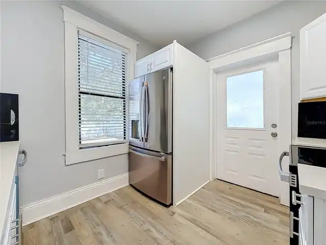 Listing Photo 10