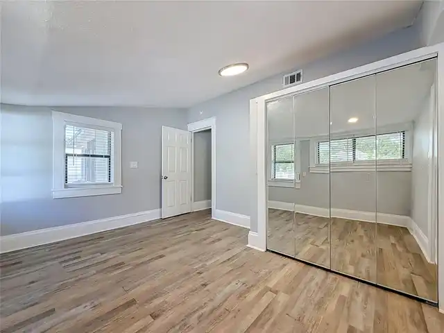 Listing Photo 12